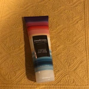 Daydream, shea body cream by Bath and body Works